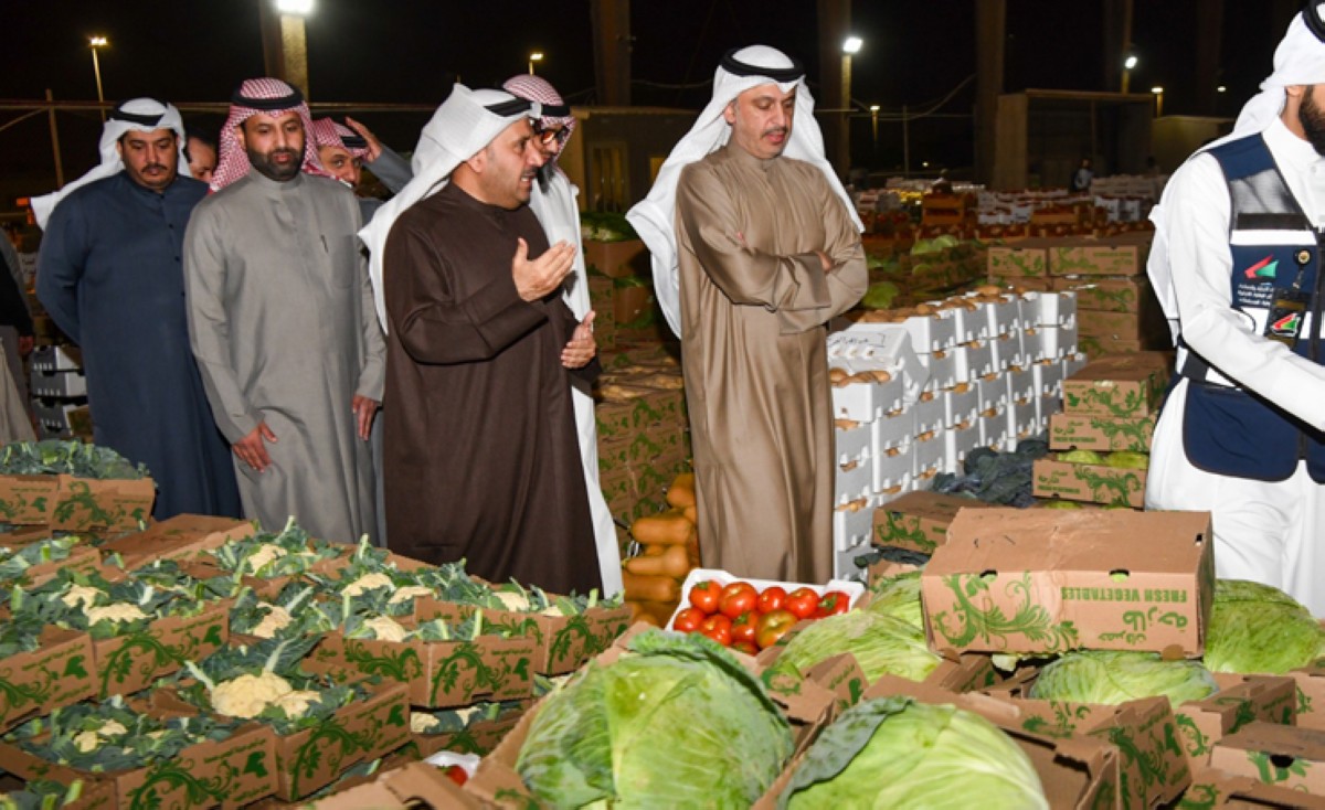 وزير 'التجارة' تفقد سوق اتحاد المزارعين في العارضية: استقرار أوضاع المنتجات الزراعية المحلية يؤكد كفاءة منظومة التوريد
