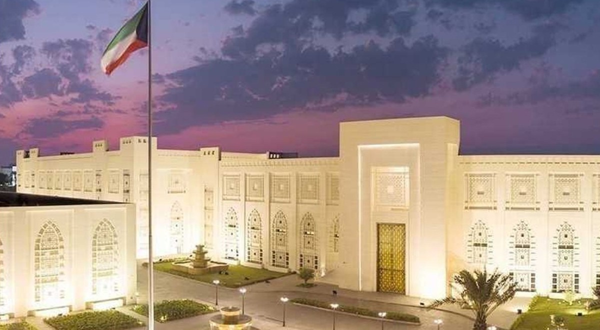 سفارة الكويت في الدوحة: تأمين المواصلات اللازمة للمواطنين الراغبين بمغادرة قطر عبر المنافذ البرية