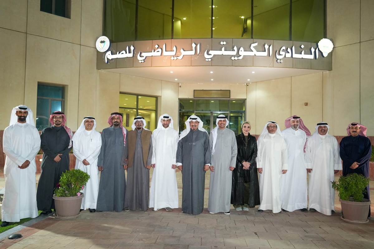 رئيس الوزراء يتفقد ملجأ الطوارئ في النادي الرياضي للصم