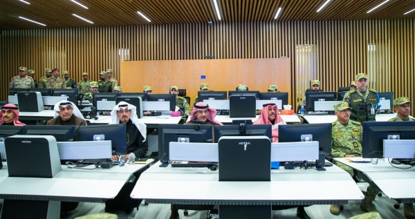 ‏سمو ولي العهد زار الرئاسة العامة للحرس الوطني: نقل تحيات سمو الأمير واطلع على إيجاز مفصل حول آخر المستجدات