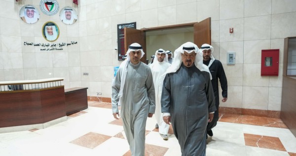 رئيس الوزراء يتفقد ملجأ الطوارئ بالنادي الرياضي للصم ويشيد بالاستعدادات والسلامة