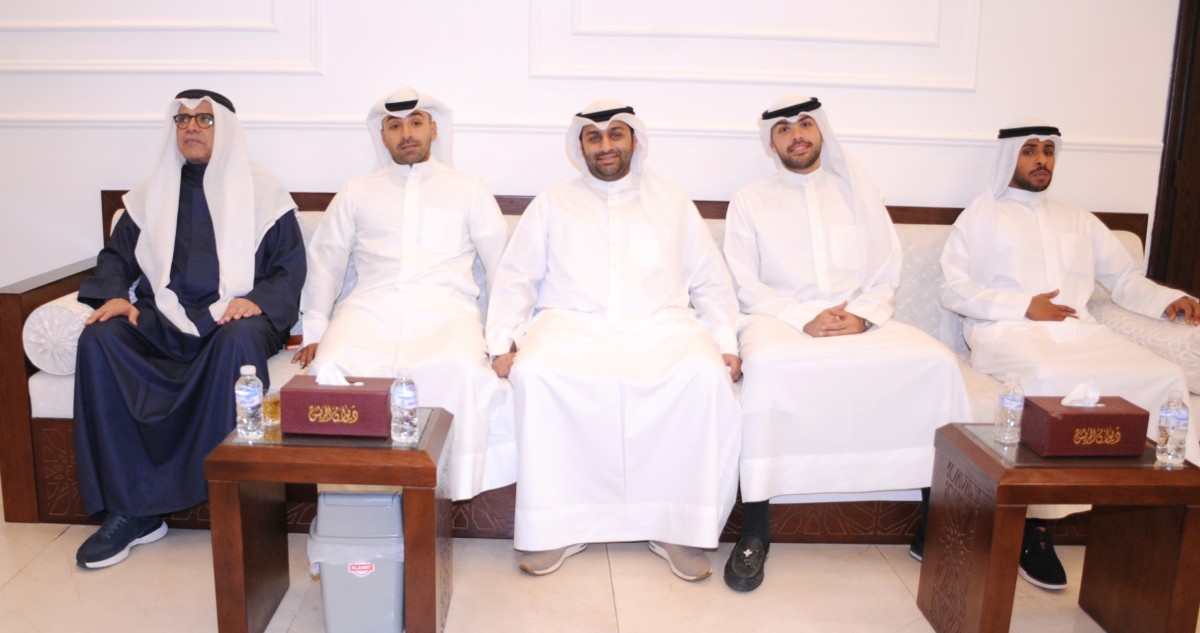 ديوان الريش يحتضن المهنئين