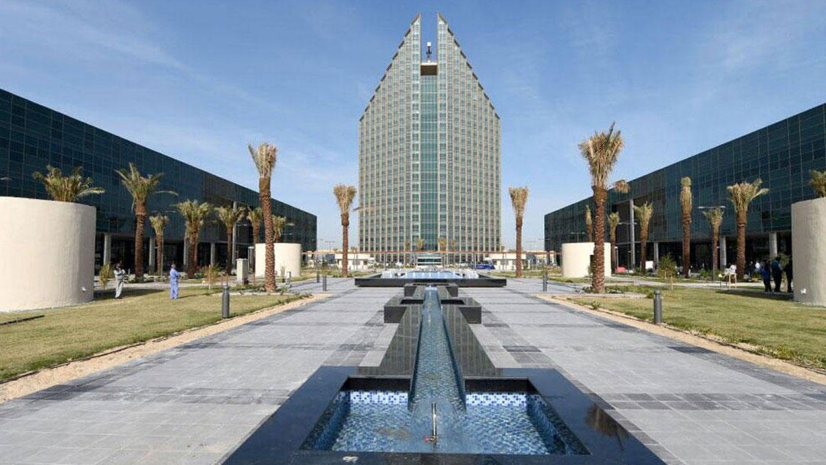 'التطبيقي': وقف طلبات شهادات الخريجين وتأجيل توزيعها حتى إشعار آخر