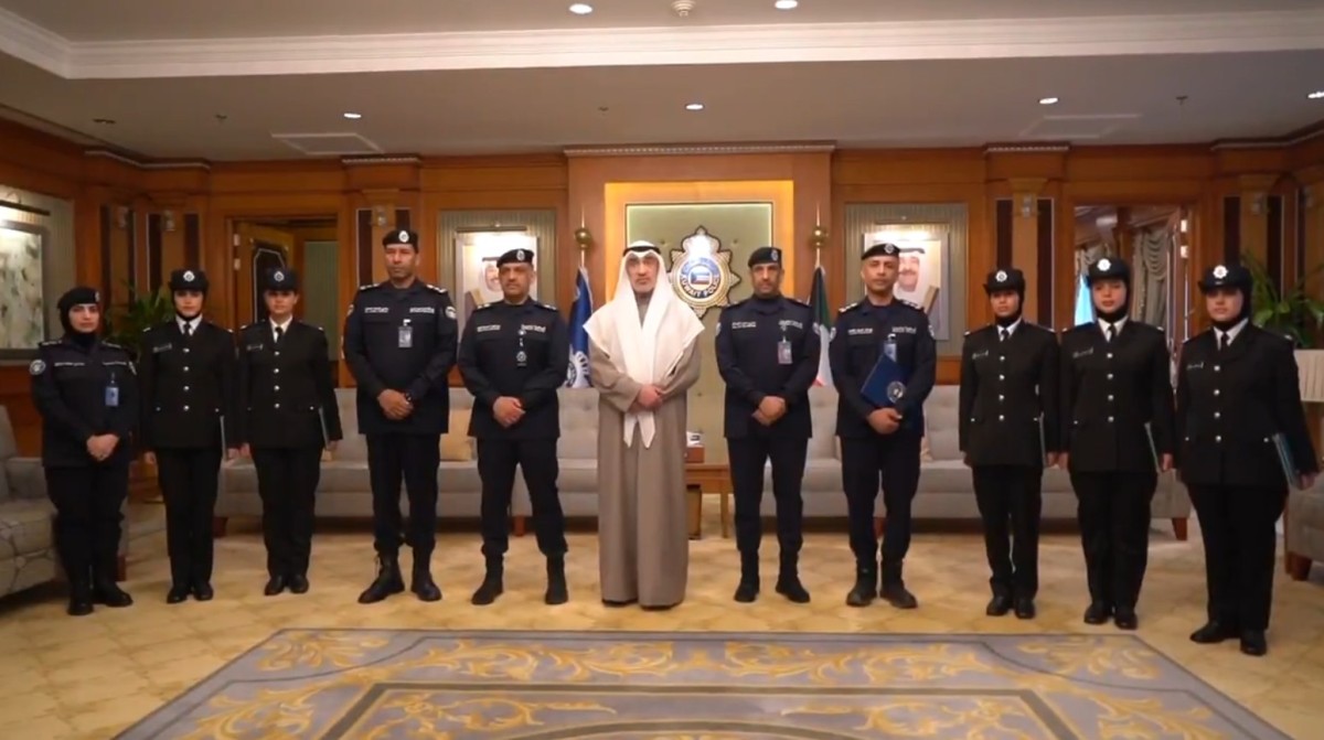 النائب الأول يشهد أداء القسم لعدد من خريجي الأكاديميات الشرطية والعسكرية في الدول الشقيقة