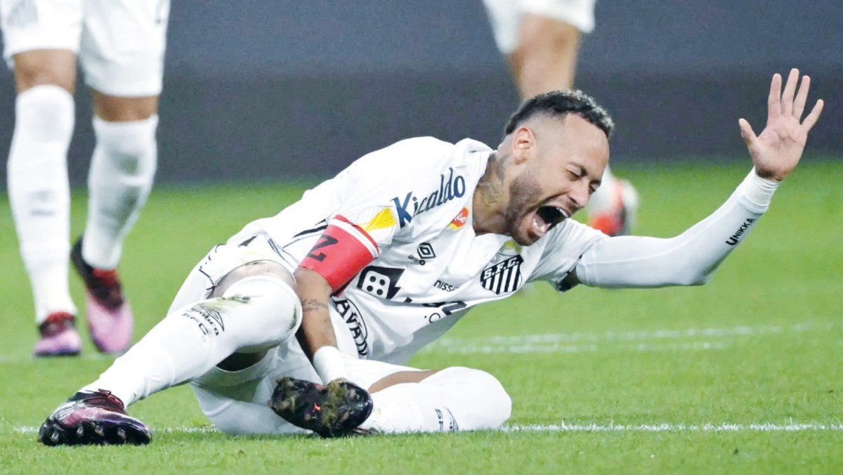 الإصابة تهدد عودة نيمار لمنتخب البرازيل