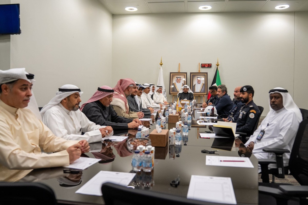 رئيس الوزراء يزور 'الطيران المدني' ويطلع على خطط الطوارئ والاستعدادات لتوفير بيئة آمنة