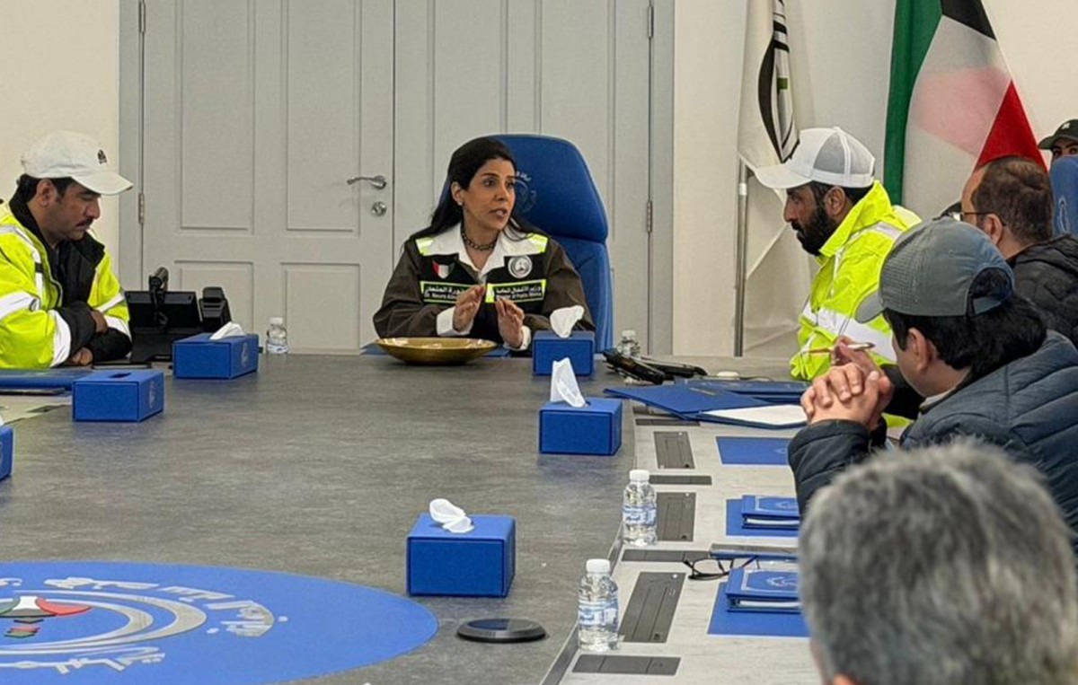 المشعان تتفقد غرفة عمليات 'الأشغال': تعزيز التنسيق بين القطاعات المعنية لمتابعة تطورات الحالة المطرية