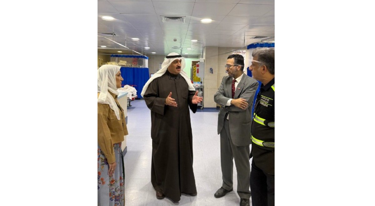 وزير الصحة يتفقد جاهزية أقسام الطوارئ في مستشفيي مبارك الكبير والأميري