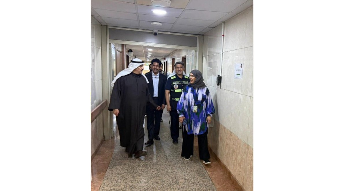 وزير الصحة يتفقد جاهزية أقسام الطوارئ في مستشفيي مبارك الكبير والأميري