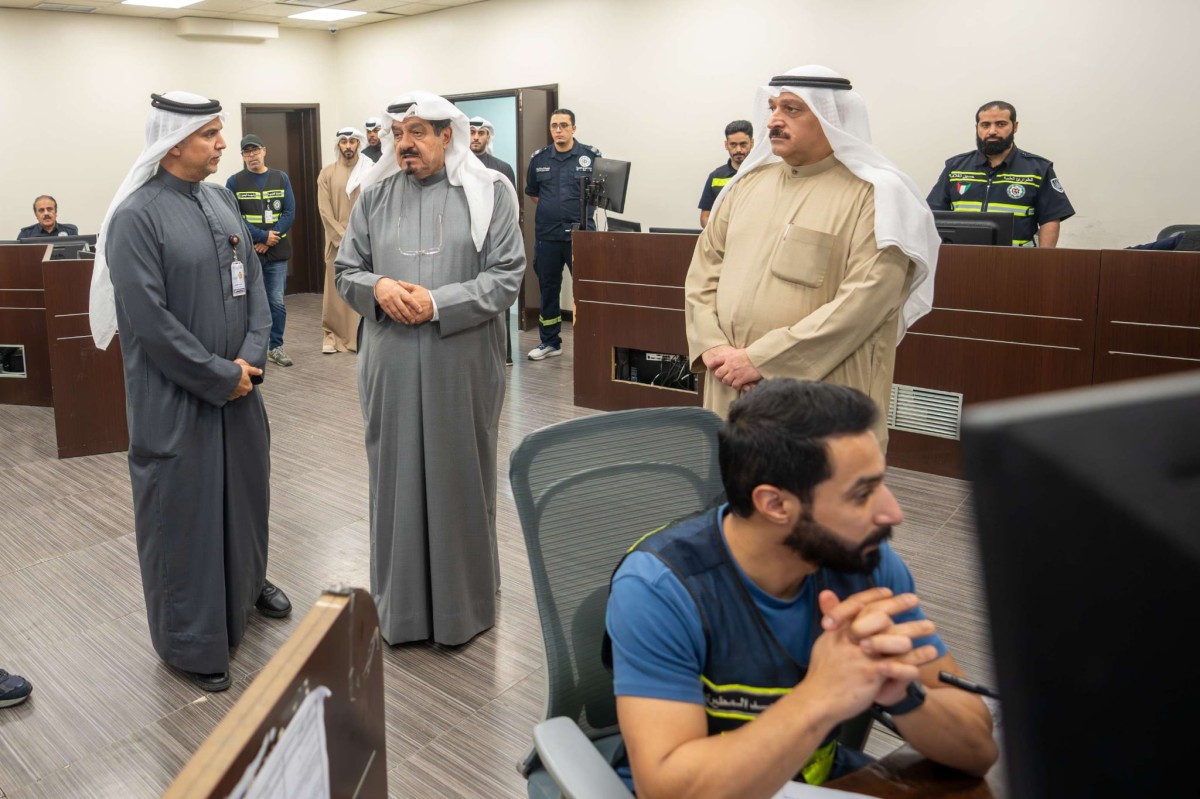 رئيس الوزراء يتفقد 'الطوارئ الطبية': مواصلة العمل بروح المسؤولية وكفاءة عالية