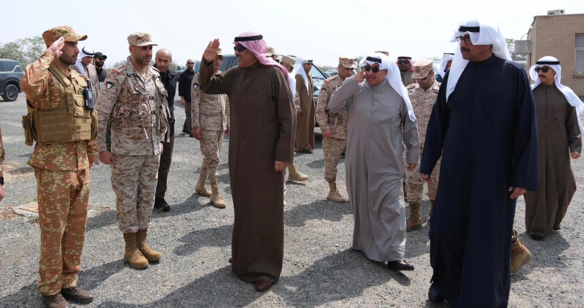 سمو ولي العهد يتفقد القواعد والمواقع العسكرية: الاحتفاظ بأقصى درجات الجاهزية واليقظة للتعامل مع كافة السيناريوهات