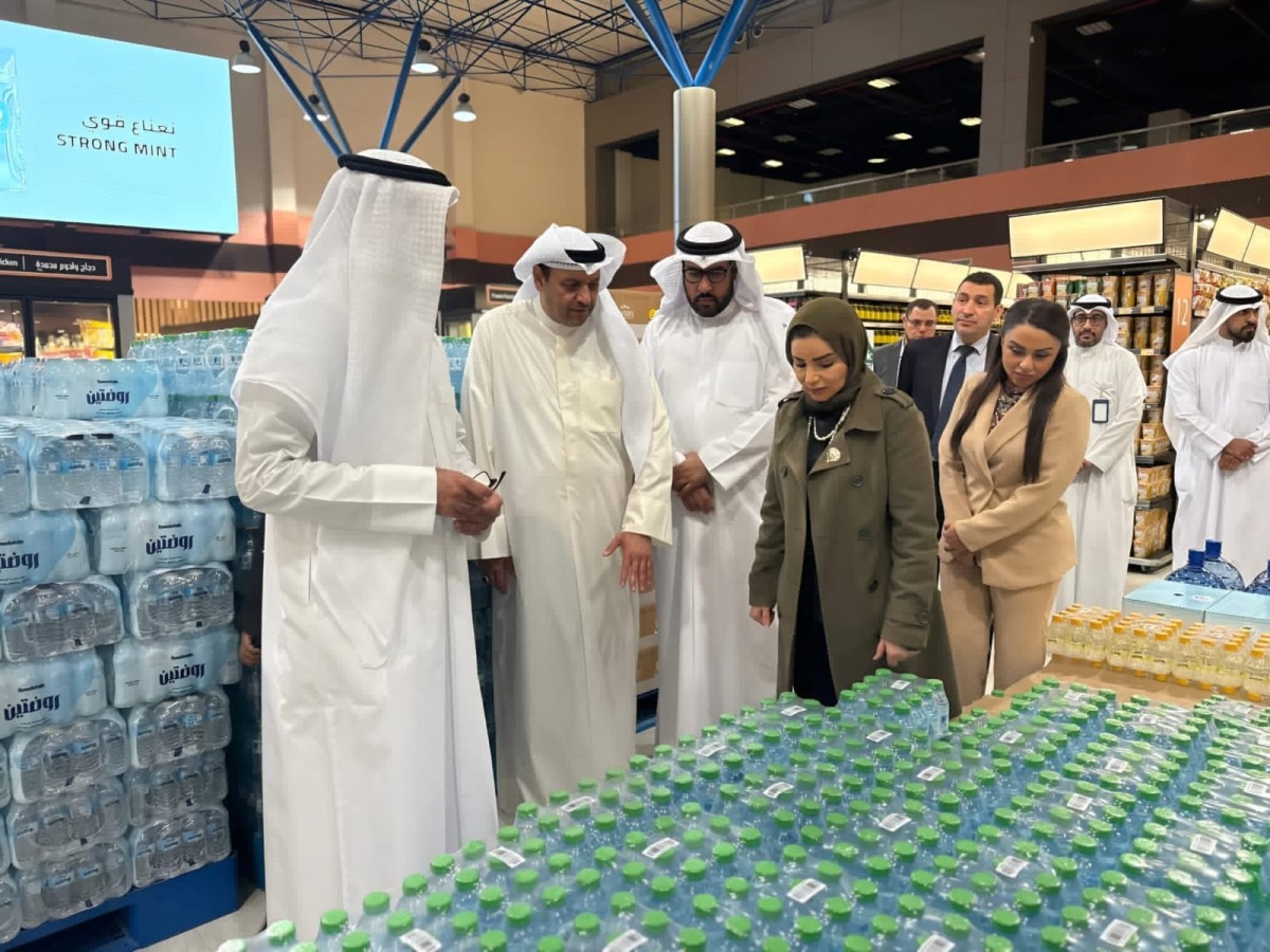 وزيرة 'الشؤون' تتفقد جمعيات تعاونية في 'مبارك الكبير': جميع المواد الغذائية متوفرة بشكل طبيعي