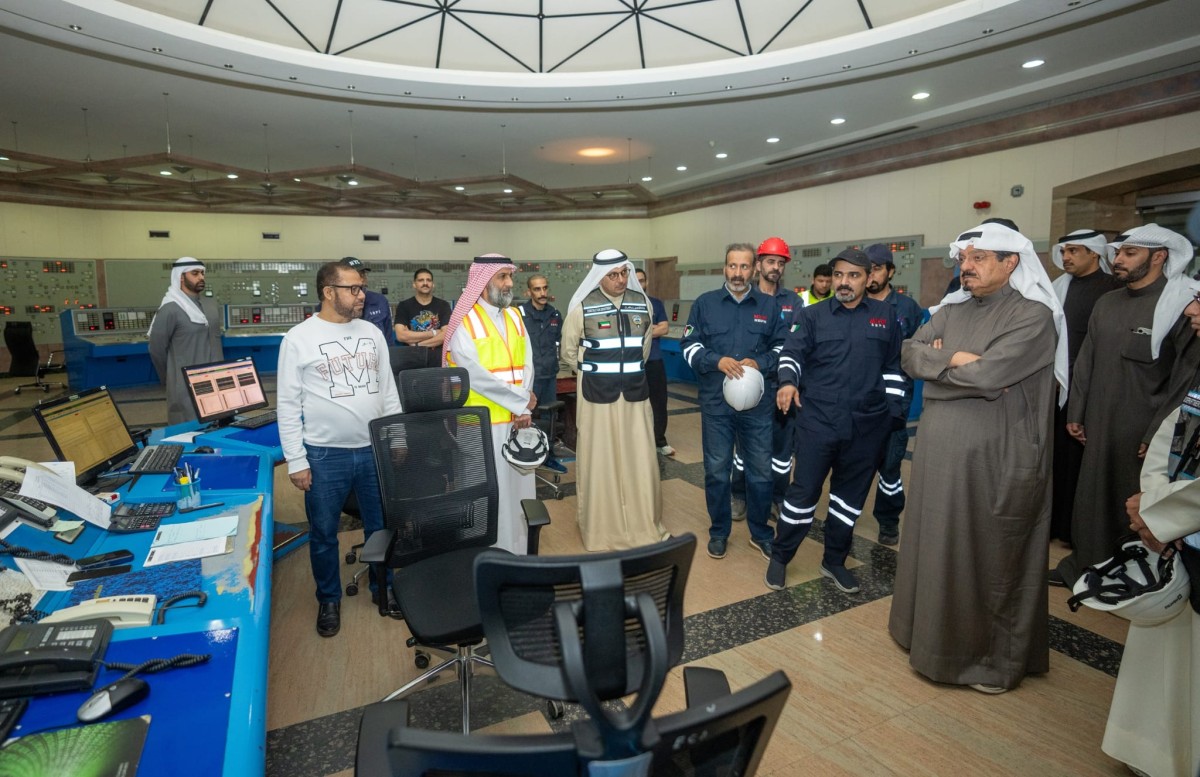 رئيس الوزراء يتفقد محطة الصبية: مواصلة العمل الدؤوب بما يضمن استدامة الخدمات الأساسية