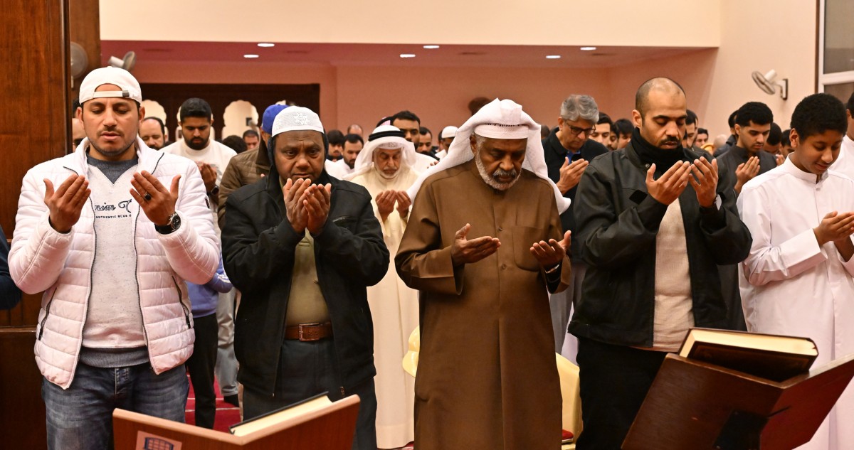 ليلة وداع رمضان... خشوع ودعوات للسلام والأمان