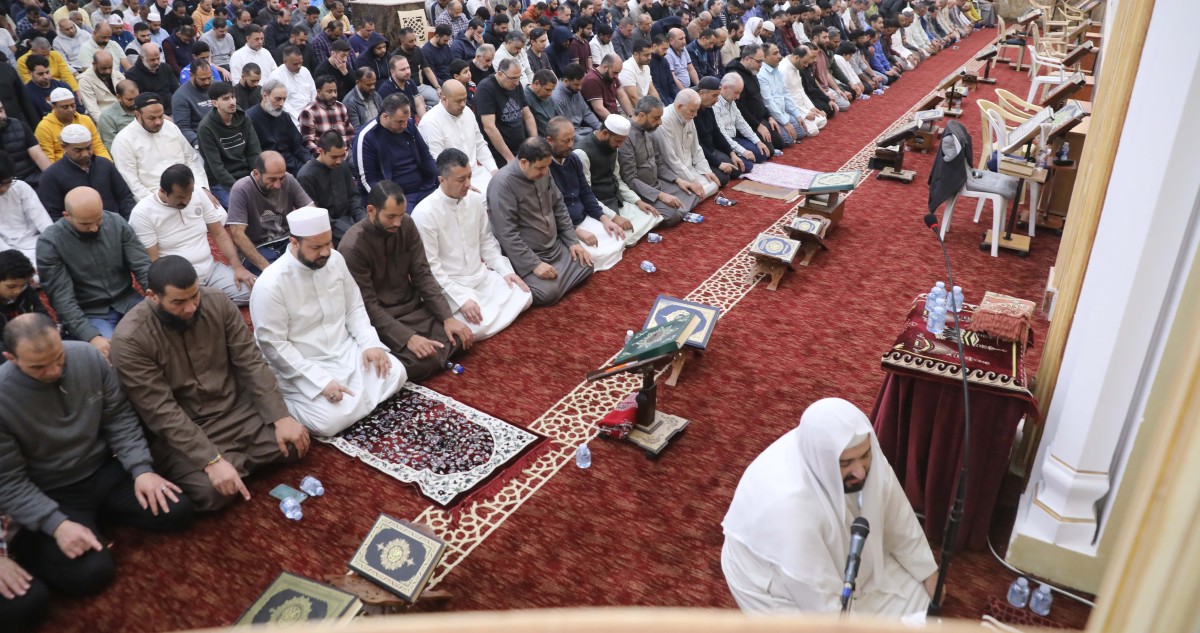 ليلة وداع رمضان... خشوع ودعوات للسلام والأمان