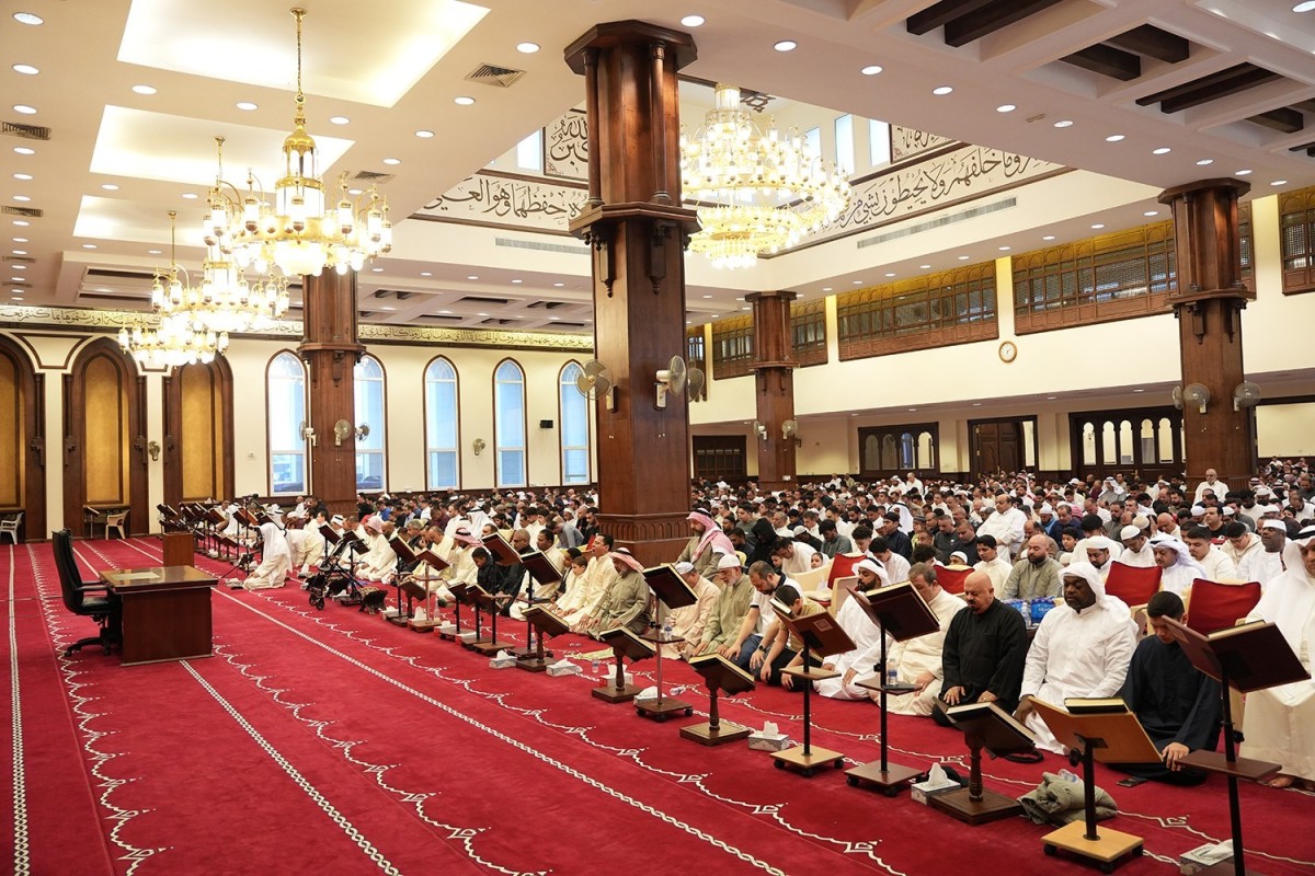 المصلون أدوا صلاة العيد بمساجد البلاد وسط أجواء مفعمة بالإيمان