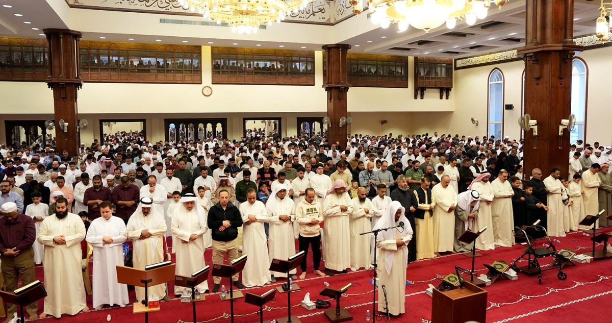 المصلون أدوا صلاة العيد بمساجد البلاد وسط أجواء مفعمة بالإيمان