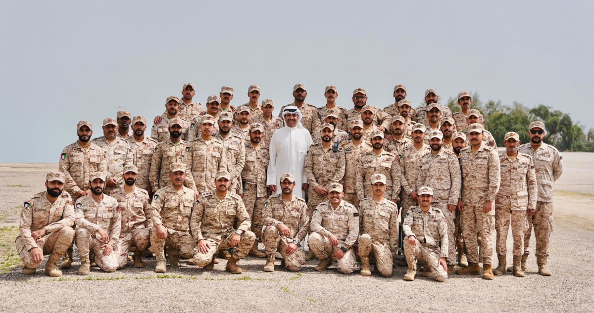 وزير الدفاع يتفقد عدداً من المواقع العسكرية بمناسبة عيد الفطر السعيد