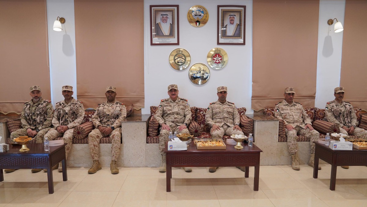 نائب رئيس الأركان زار مواقع عسكرية: جاهزية عالية ومعنويات مرتفعة