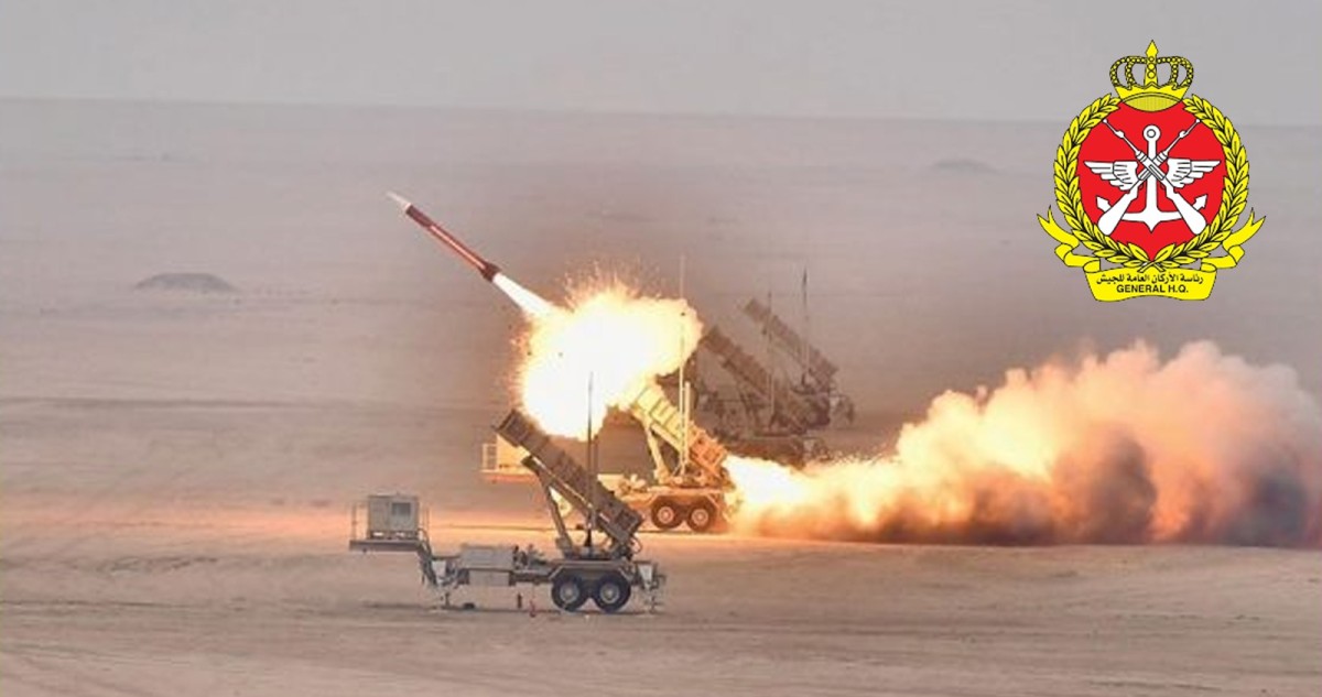 رئاسة الأركان: الدفاعات الجوية تتصدى حالياً لهجمات صاروخية وطائرات مسيرة معادية