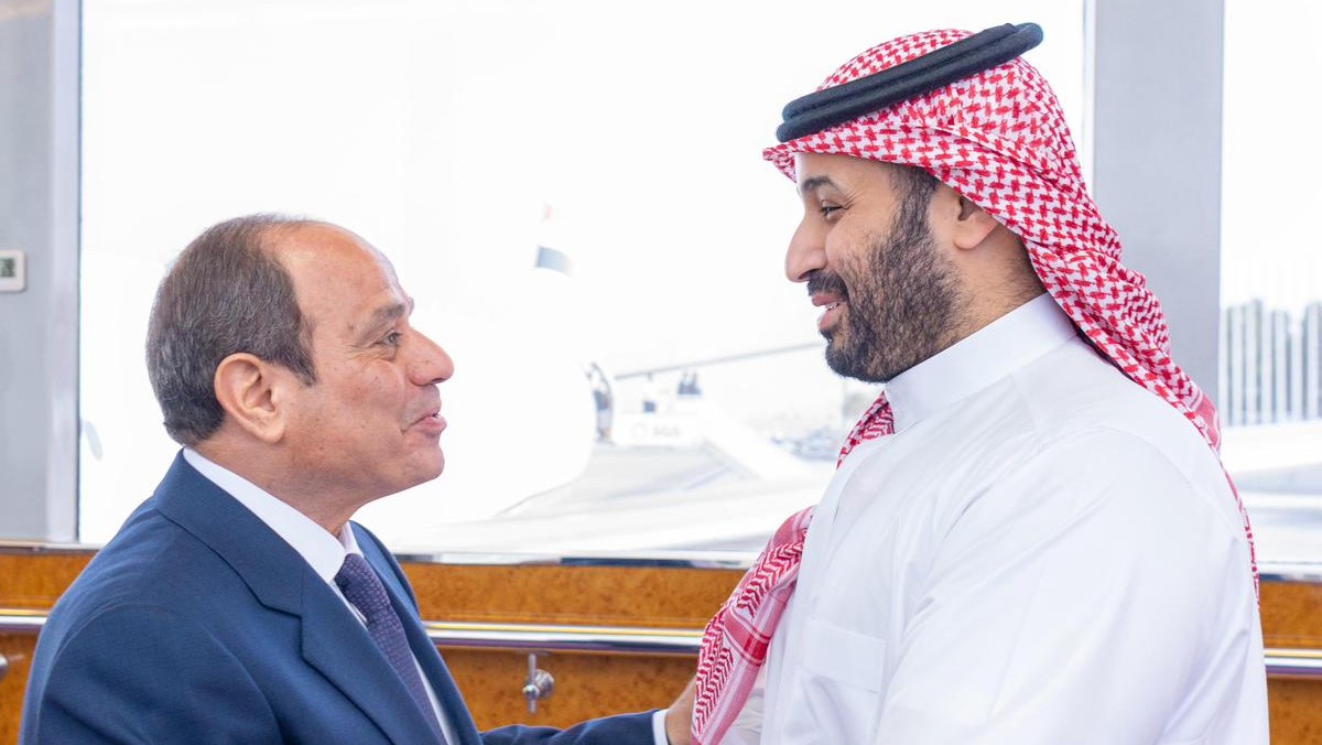 ولي العهد السعودي والرئيس المصري: تكرار الهجمات الإيرانية العدائية على دول الخليج تصعيد خطير يهدد أمن المنطقة واستقرارها