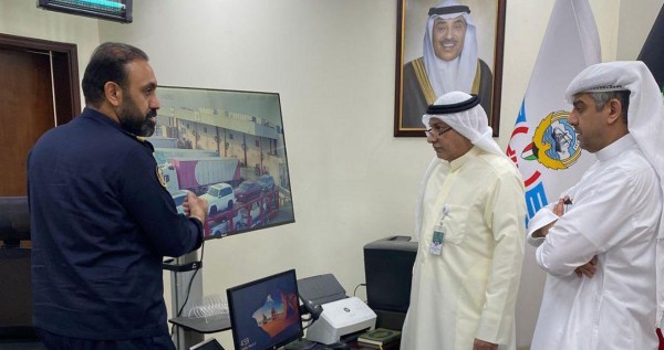 رئيس 'الجمارك' يتفقد منفذ النويصيب: مسار خاص لإجراءات مسافري 'الكويتية'