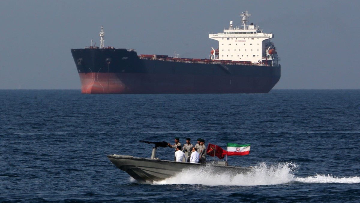 إيران تفرض 'جباية عبور' تصل إلى مليوني دولار على السفن في مضيق هرمز