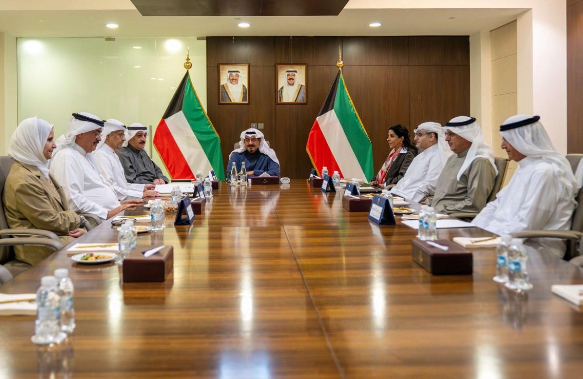 رئيس الوزراء يترأس اجتماعاً لمتابعة خطط الطوارئ وتعزيز التنسيق المؤسسي بين الجهات الحكومية