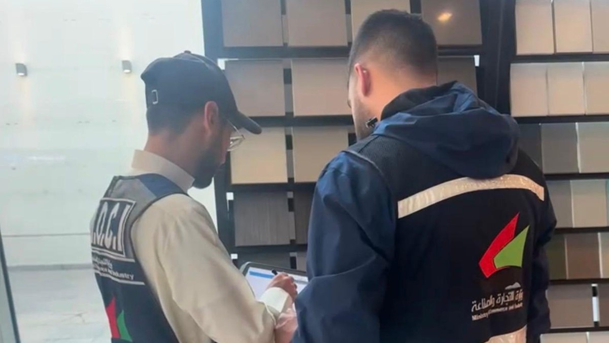 'التجارة': تحرير 12 محضر مخالفة لمحال مواد البناء
