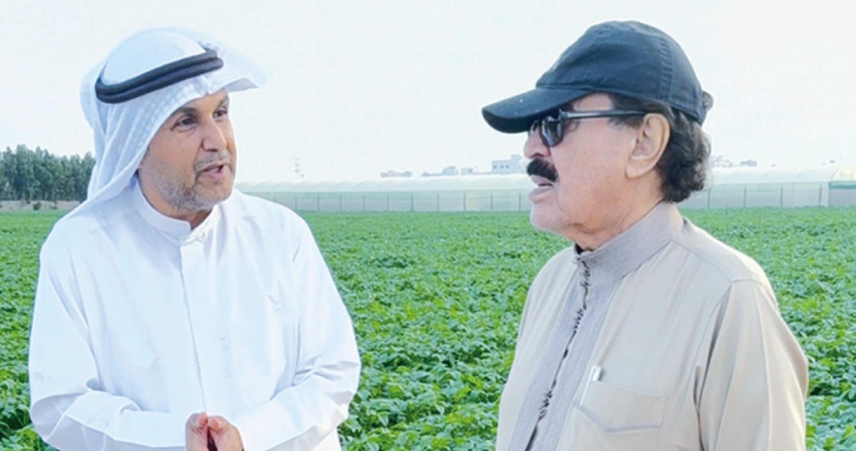 العميد الجارالله في زيارة مَزارع المطيري في الوفرة