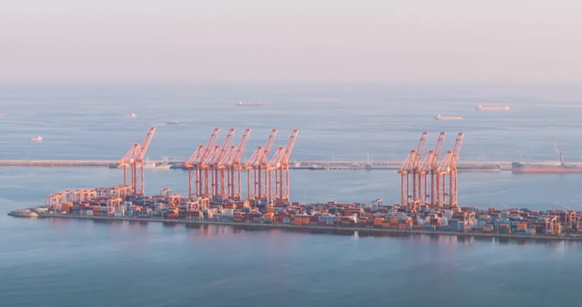 &rlm;عُمان: &rlm;استهداف ميناء صلالة بمسيرتين