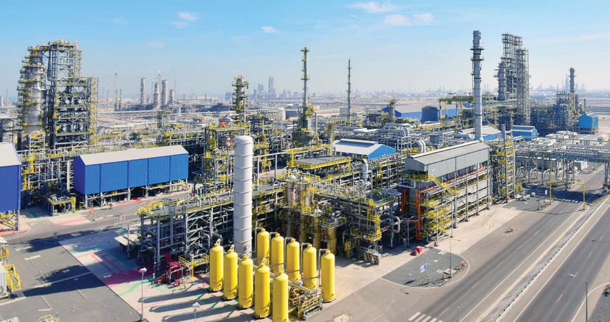 نفطيان: إعادة تصميم منظومة نقل الطاقة عالمياً