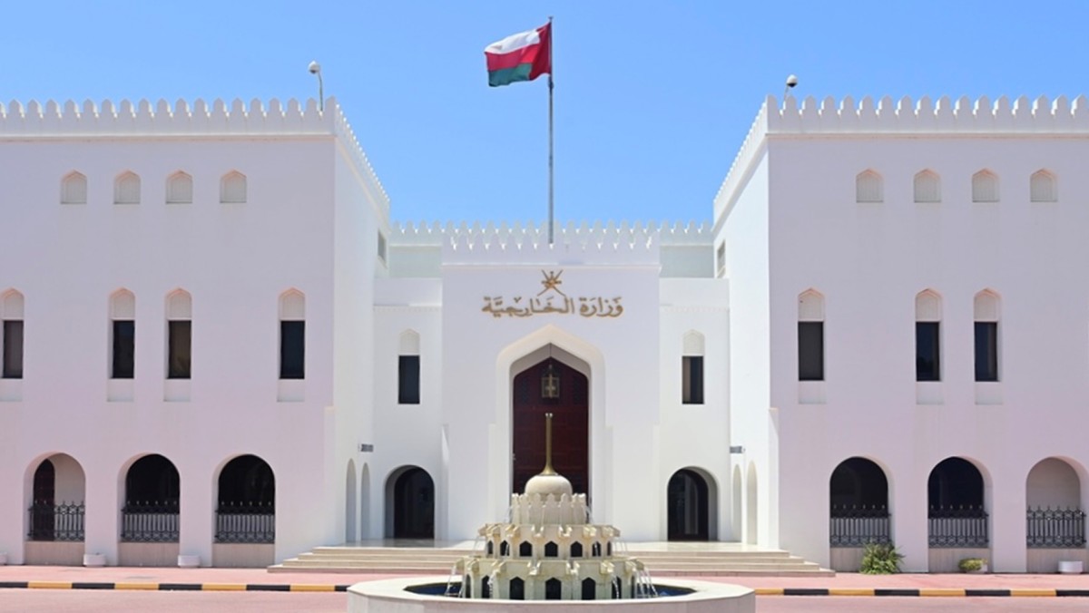 سلطنة عُمان تدين الهجوم على معسكر ومحطة لإنتاج الطاقة وتحلية المياه في الكويت