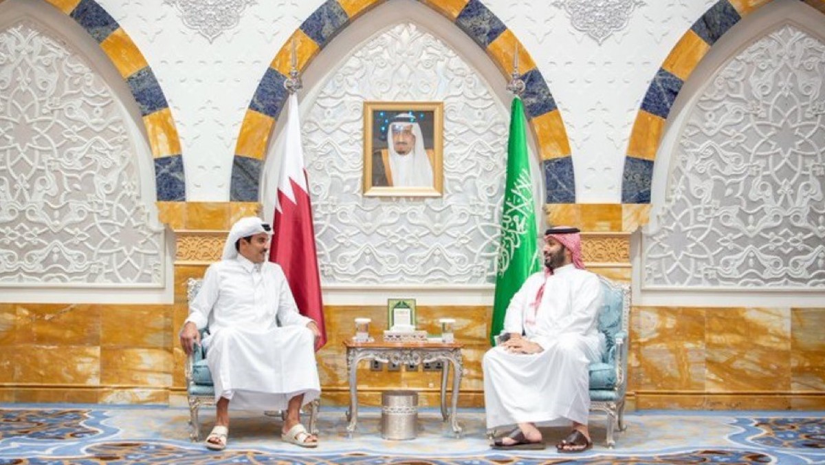 ولي العهد السعودي وأمير قطر وملك الأردن: استمرار الهجمات الإيرانية الآثمة واستهداف المنشآت الحيوية والمدنية يشكل تصعيداً خطيراً يهدد أمن المنطقة واستقرارها