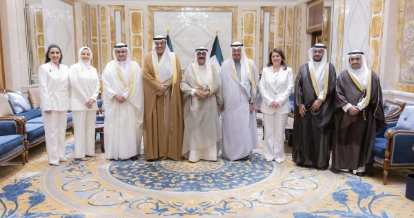 سمو الأمير يستقبل وزير العدل ورئيس وأعضاء مجلس إدارة الهيئة العامة لمكافحة الفساد