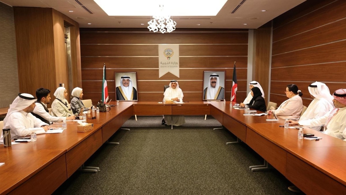 وزير التربية: مراعاة مصلحة الطلبة بشكل أساسي وضمان استمرارية تحصيلهم العلمي في بيئة تعليمية آمنة ومستقرة