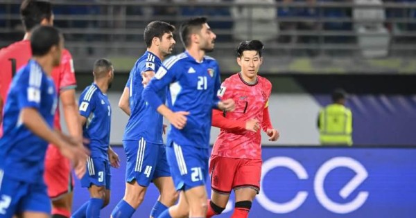 الأزرق يرتقي مركزاً في التصنيف الدولي 