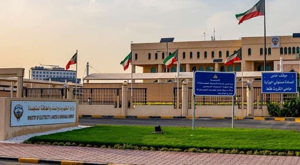 6 عقود ل "الكهرباء" بقيمة 199 مليوناً بعهدة "المحاسبة" 