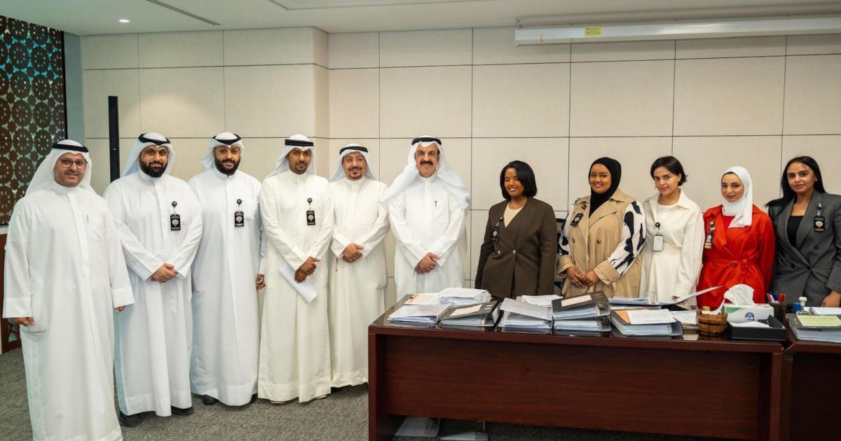 وزير المالية يتفقد مراكز خدمة أملاك الدولة ويشيد بجودة الخدمات المقدمة للمراجعين