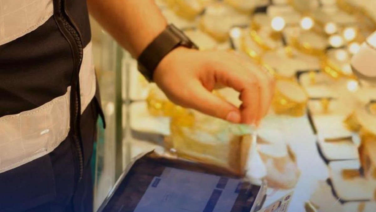 'التجارة':&rlm; تحرير 90 مخالفة وتوجيه إنذارين لمحلات بيع ذهب وتبغ وقطع غيار سيارات وبقالات