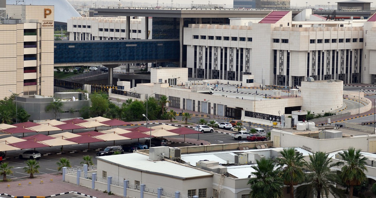 الكويت – «المالية»: استهداف مجمع الوزارات بمسيرة معادية للعدو..