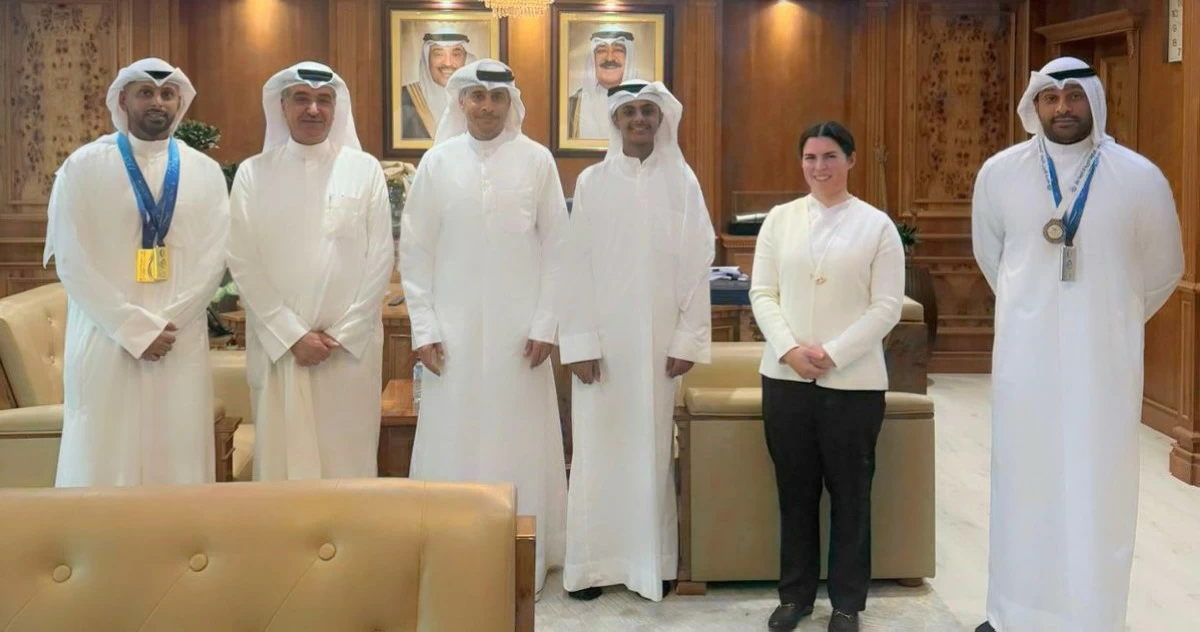 وزير الشباب والرياضة استقبل وفد النادي البحري الرياضي