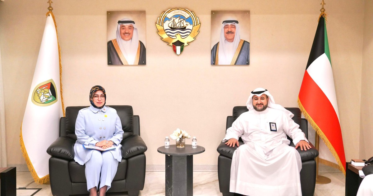 وكيل 'الدفاع' يستعرض مع السفيرة التركية أوجه التعاون القائم بين البلدين