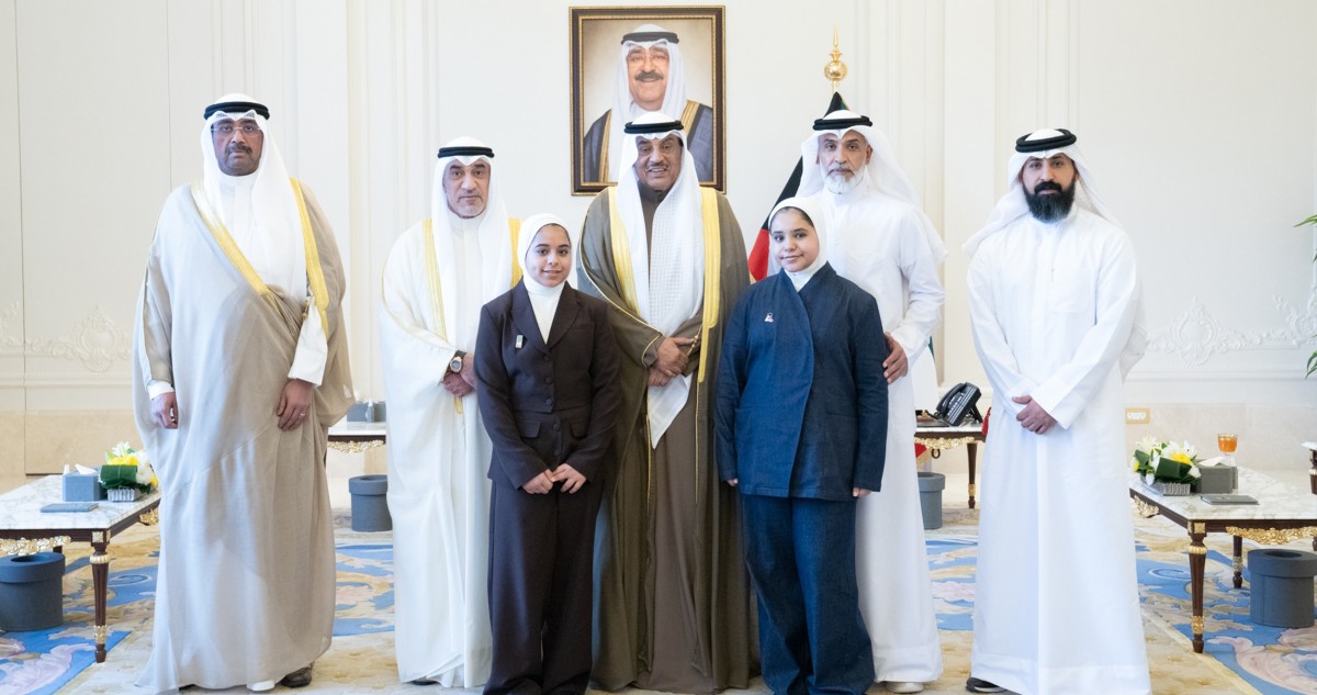 ولي العهد يستقبل أسر شهداء الواجب من وزارتي الدفاع والداخلية وأسرة الشهيدة الطفلة الإيرانية