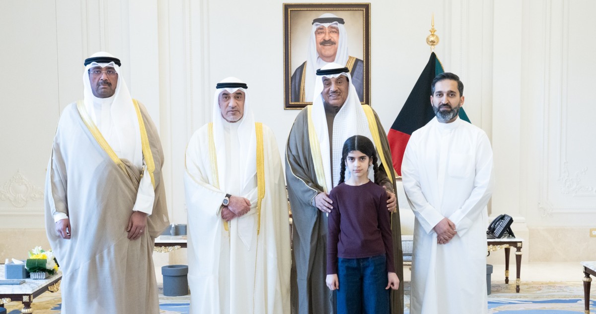 ولي العهد يستقبل أسر شهداء الواجب من وزارتي الدفاع والداخلية وأسرة الشهيدة الطفلة الإيرانية