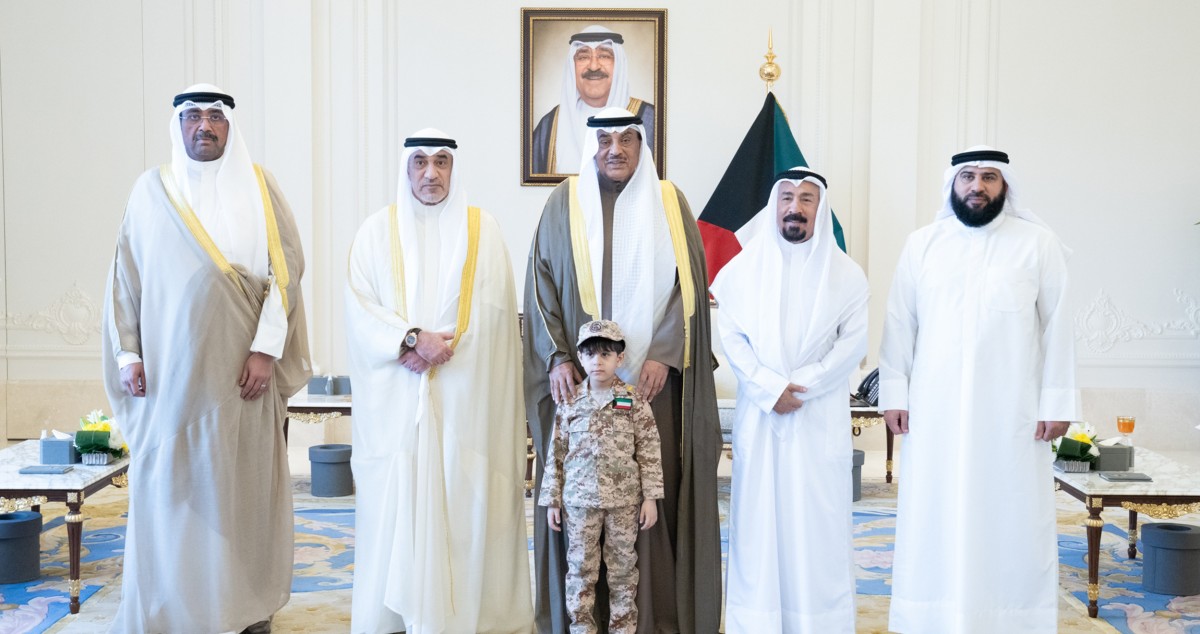 ولي العهد يستقبل أسر شهداء الواجب من وزارتي الدفاع والداخلية وأسرة الشهيدة الطفلة الإيرانية