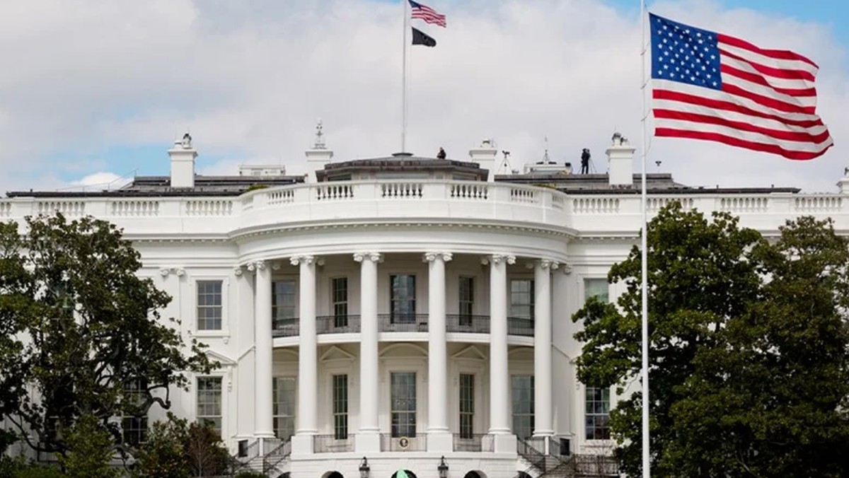 البيت الأبيض ينفي عزم واشنطن استخدام السلاح النووي في إيران