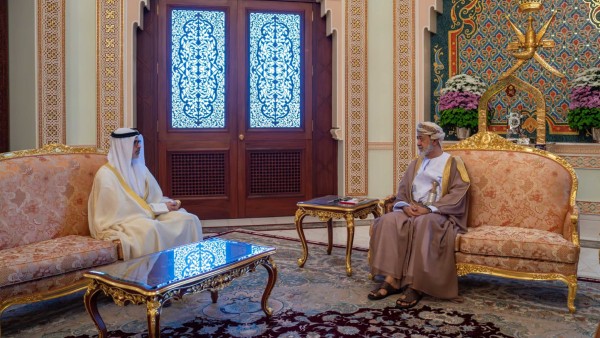 سلطان عمان يبحث مع وزير الخارجية تطورات الأحداث الراهنة في المنطقة 