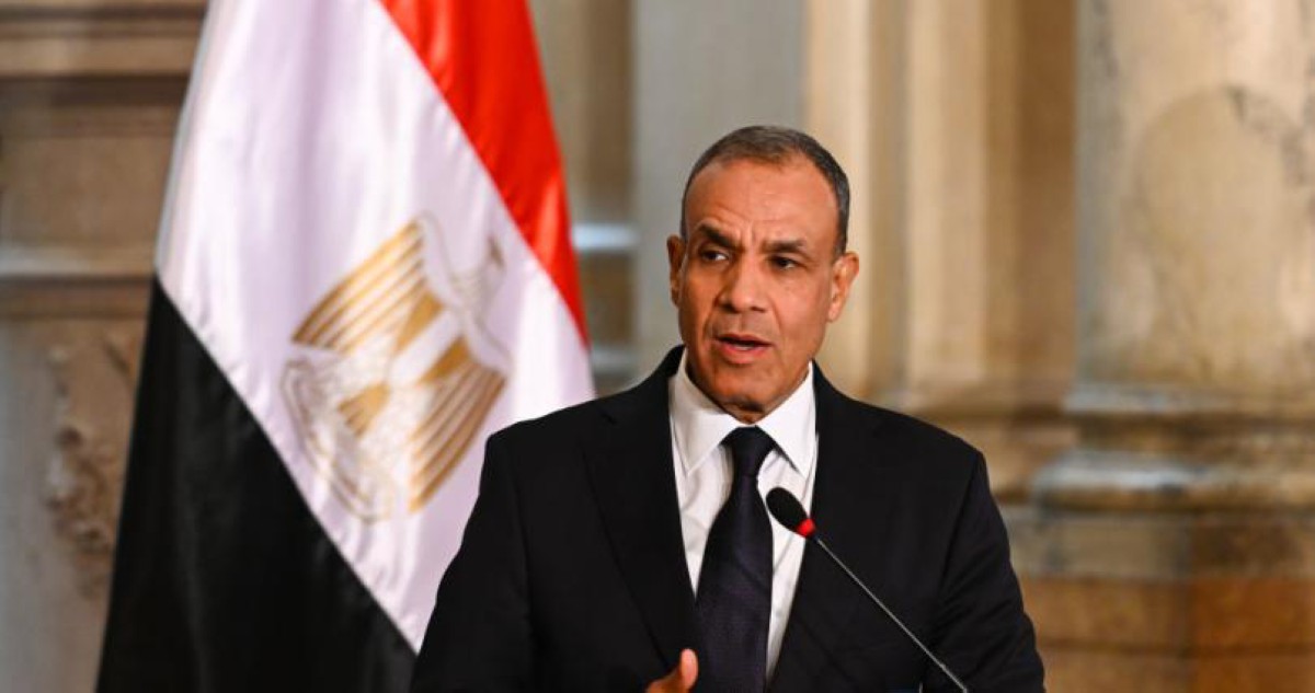 وزير الخارجية المصري يزور الكويت لبحث التطورات الإقليمية