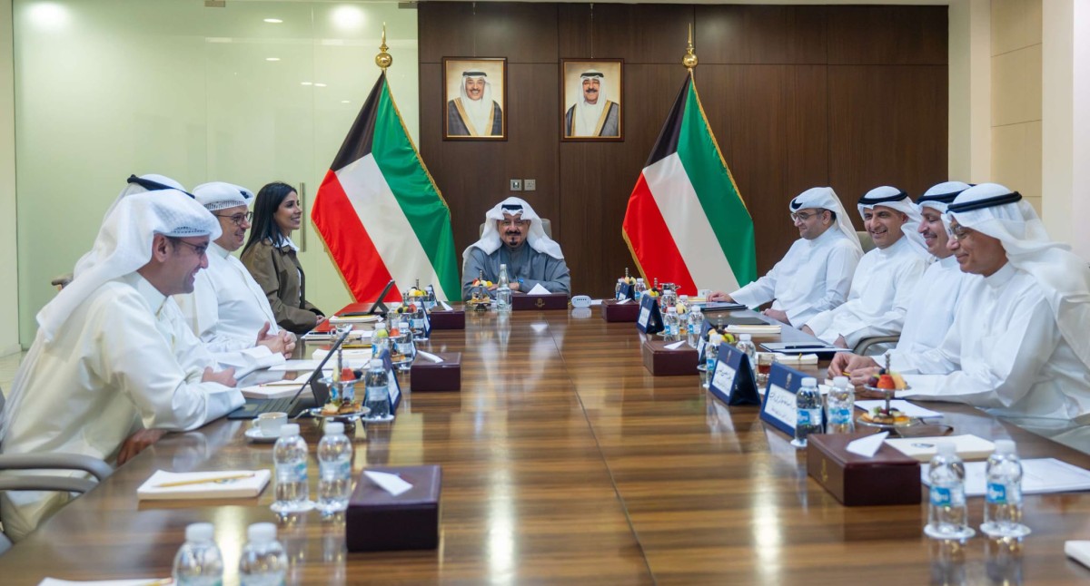 رئيس الوزراء يترأس اجتماعاً لبحث سبل تعزيز البنية التحتية واللوجستية 